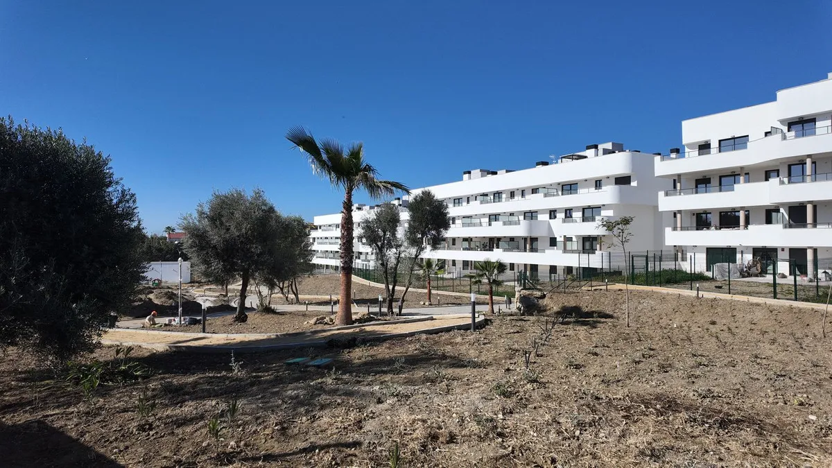 553a20a8-77a4-48b9-bc19-02fb8aa62854