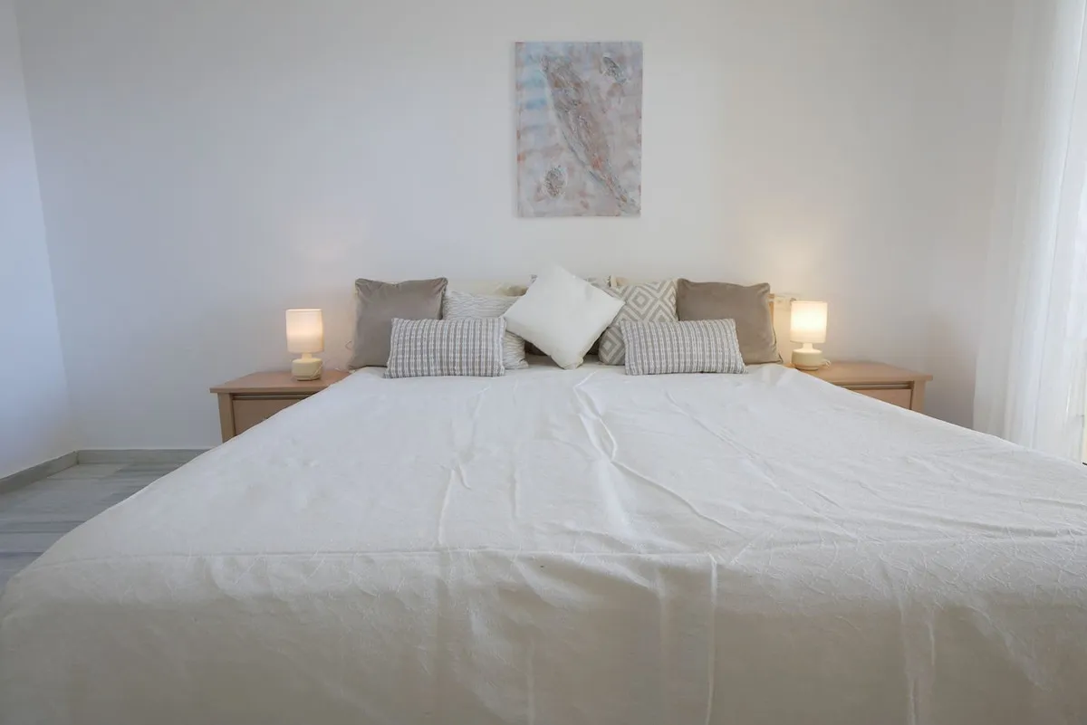 0e819e08-2b3e-436a-b1fe-5818541b1f1b