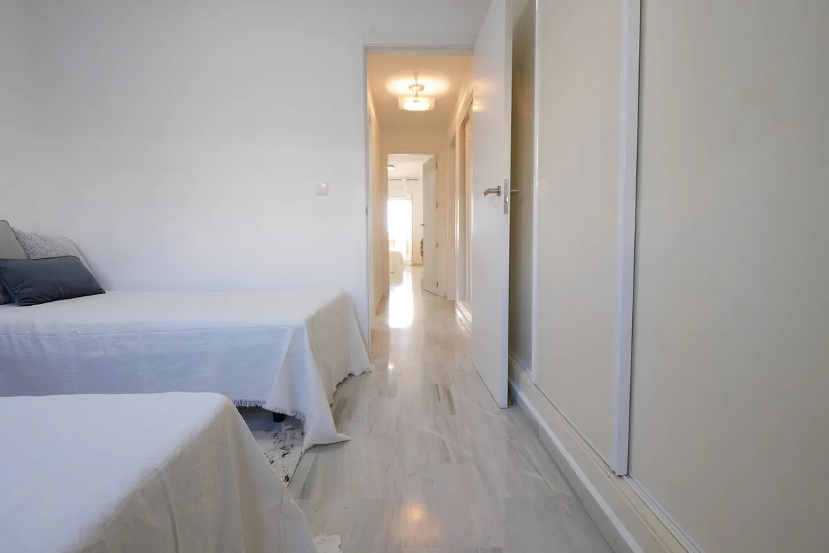 5b25c2b8-c51e-46f3-b0ad-2f4db21668e3