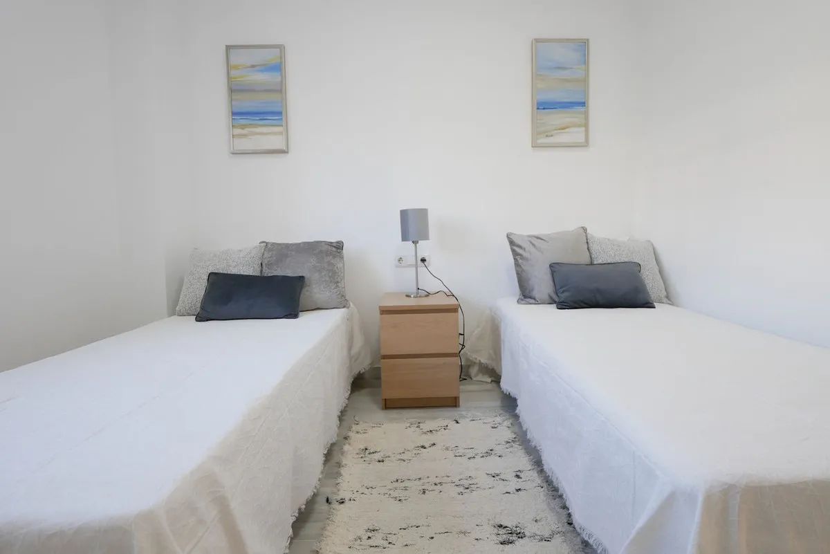 b949bf45-7004-40ba-a6ee-54e862fb7e4d