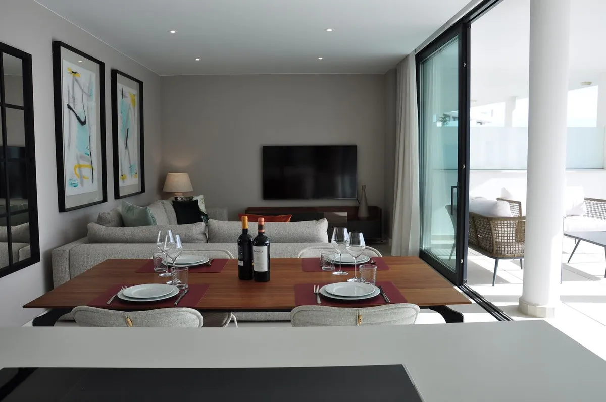 b1553a63-9429-41bb-b63a-730f683f5a13