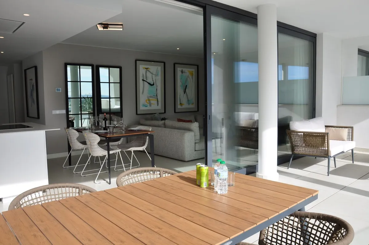 ff068284-5be1-467b-a319-a6012133e448