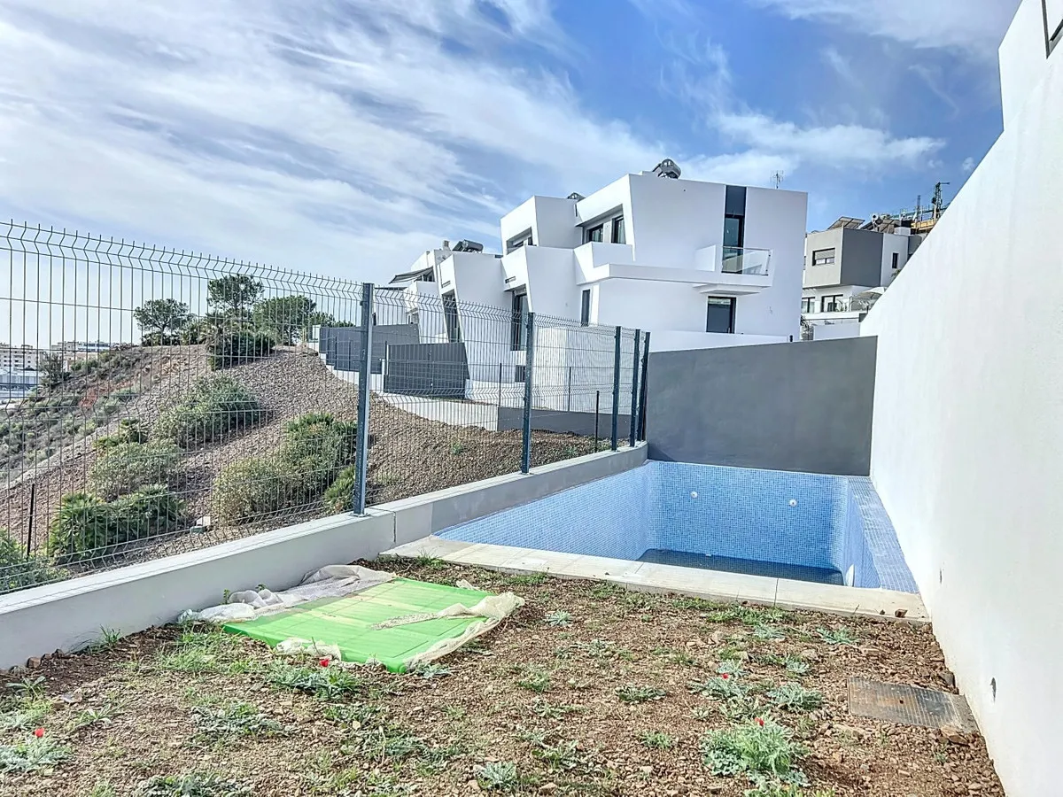 26f6fd32-f947-48b3-b30f-958cd60dca42