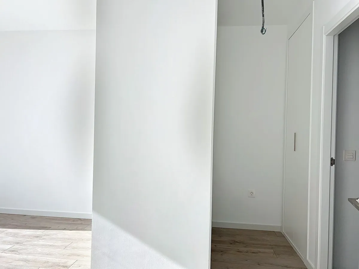 ac6bf7ff-a1fa-43f9-a2d6-3f096d7aa548