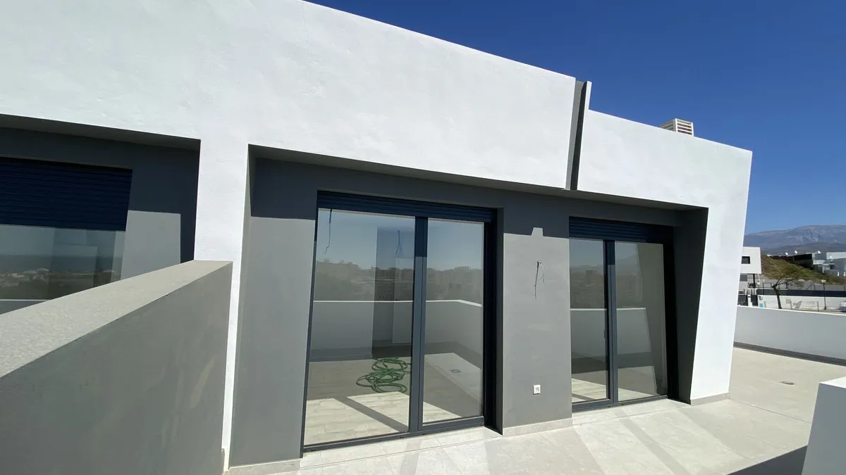 038a1650-a0bc-4cbc-b048-a4b65453382f