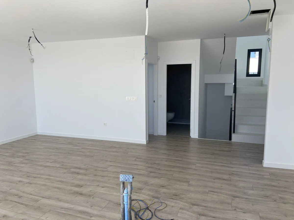 b5e79e24-e8dd-46f3-b50e-7b2f55452cf4