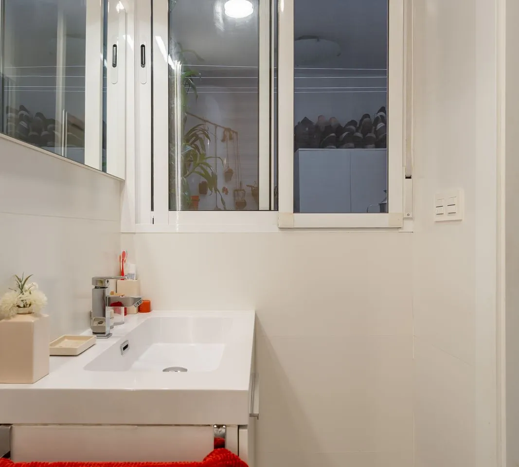 376e46c4-ccfd-4f0c-9a99-6b82b1f83477