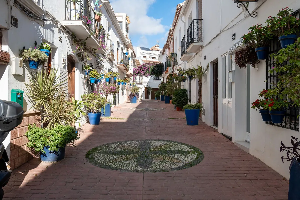 e44f40e6-7cd1-4523-b067-43b3cfdb6992