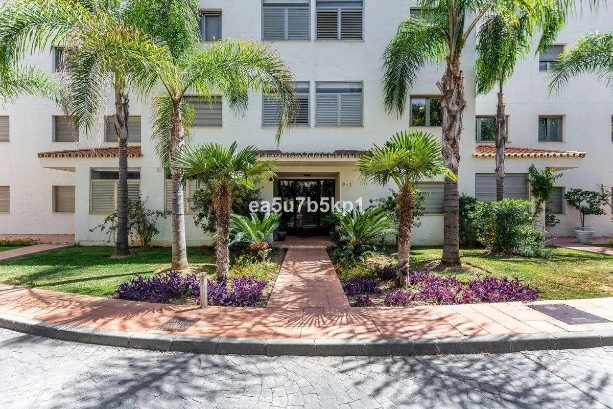 b280ffeb-ca43-439a-b300-3102218681a9