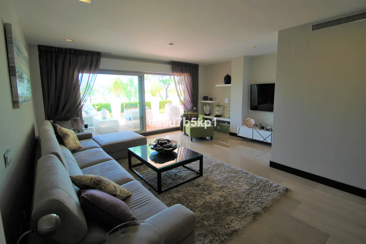 bcbc8482-b56f-4716-85d8-9cc9d070951b