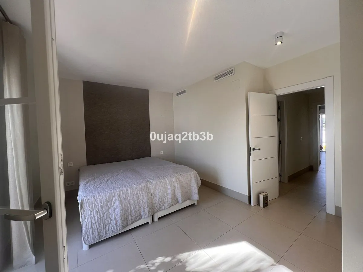 6b87bf1b-c661-47dc-9620-83c944879964