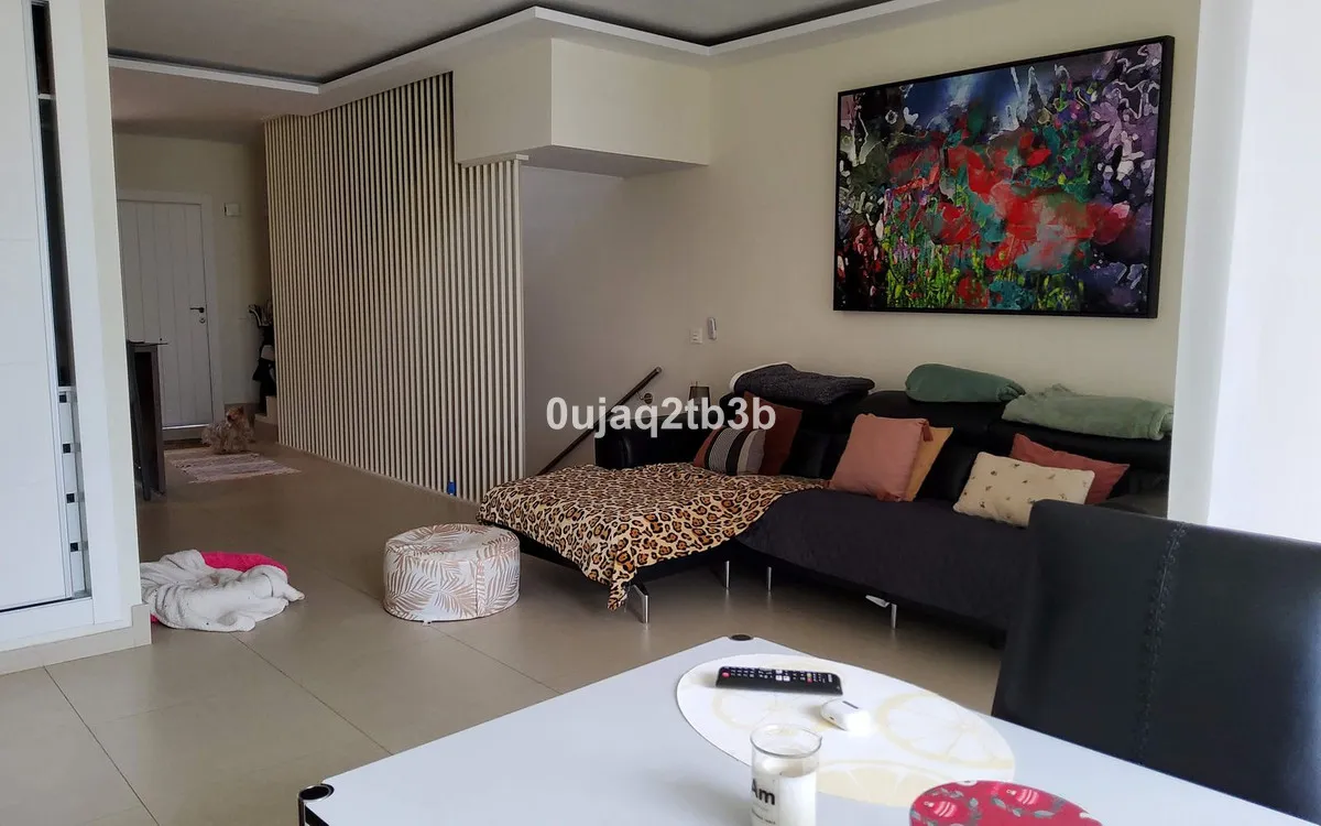 b9f514fa-0285-4e51-af73-7e9a4ada6d2c