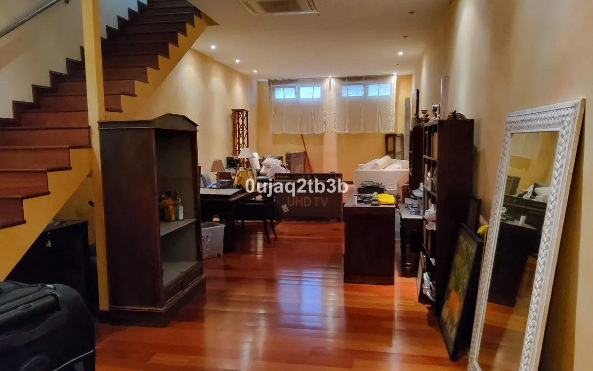 e0e5242a-8077-4d7a-a578-eafa092d43c6