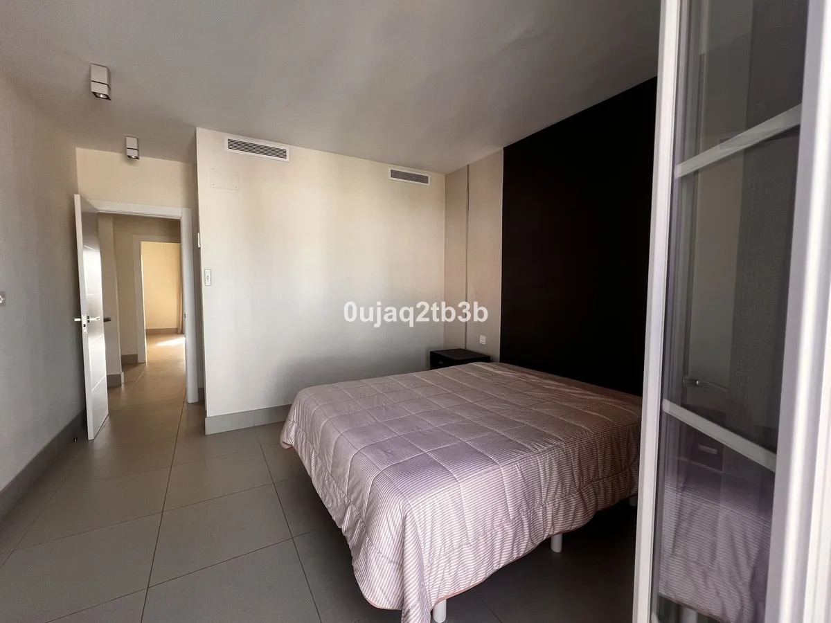 e73a0320-0493-4709-83ac-33f95e01f1aa