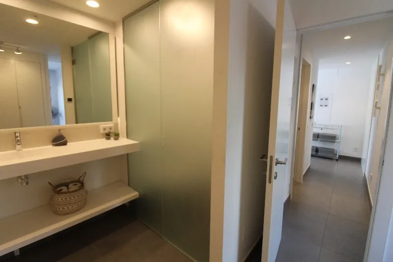 0f6f57df-937b-4efb-9e00-69c9230c29d1