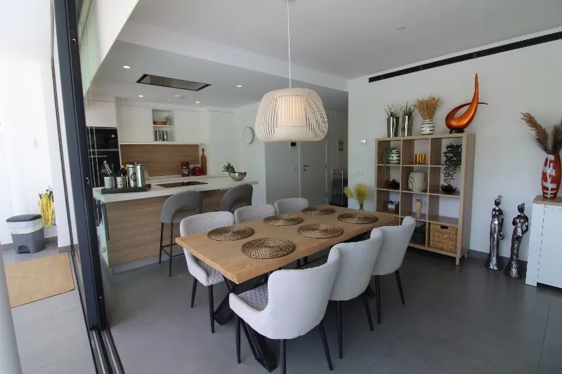 ae46fdf1-e1bd-466e-9904-e574be4644a8