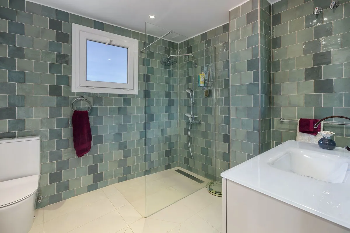 04e12a11-481b-47e6-b1d3-1b8de3c718aa