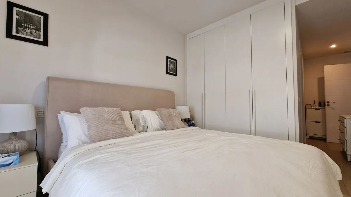 909646f0-d9f3-49b2-8d30-a58bca28f8a5