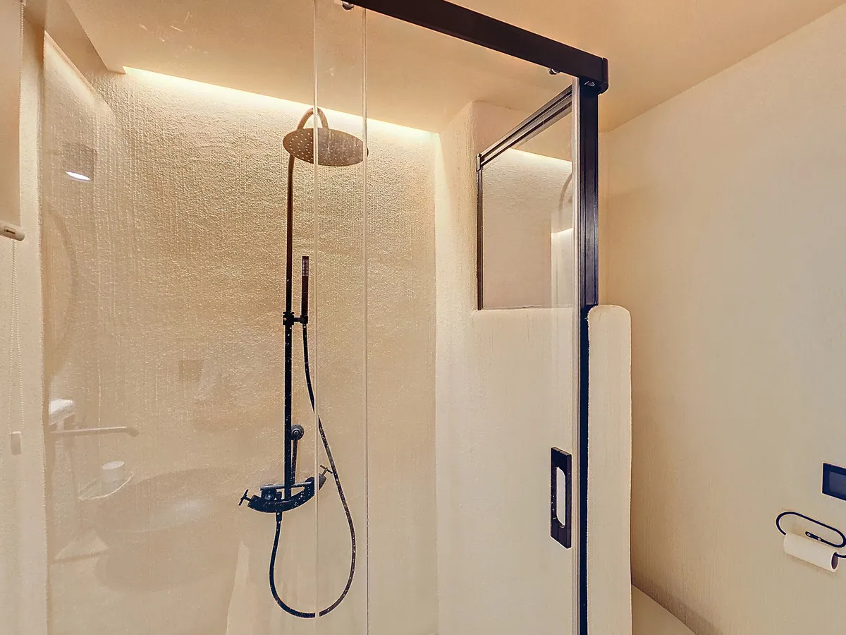 052f0d63-22f1-4eba-9029-b7daac54f65d