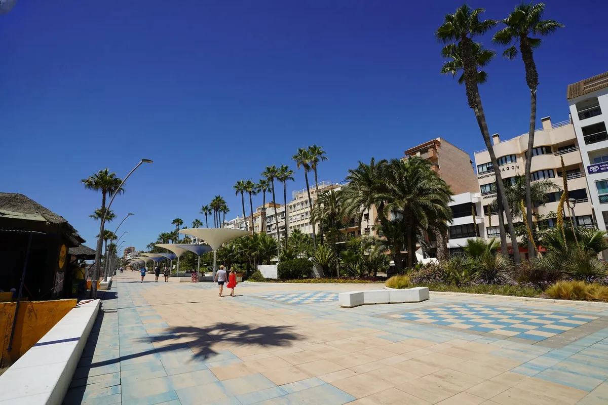 05c42993-0bd8-4b76-9588-5f1adf021f6f