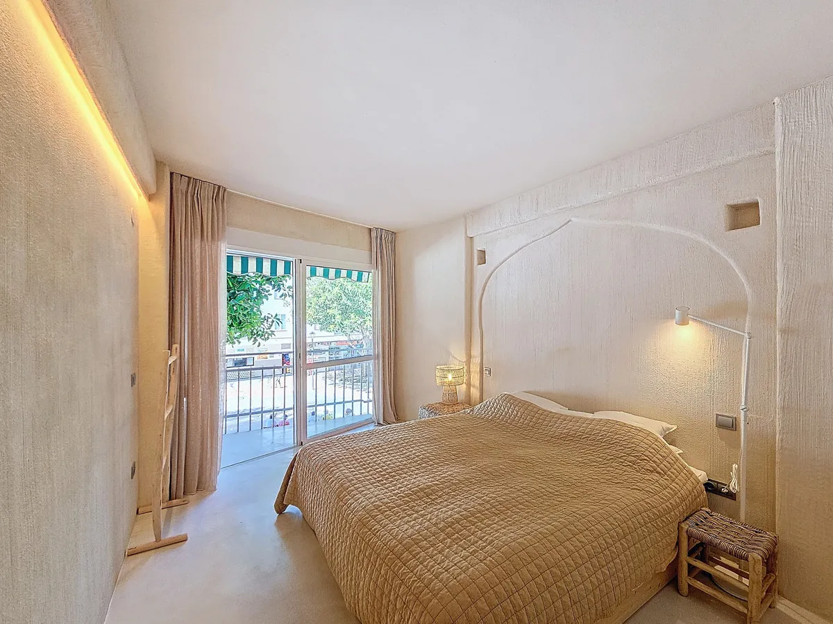 b3525a1b-c361-4dfe-85da-0c797bfa3c67