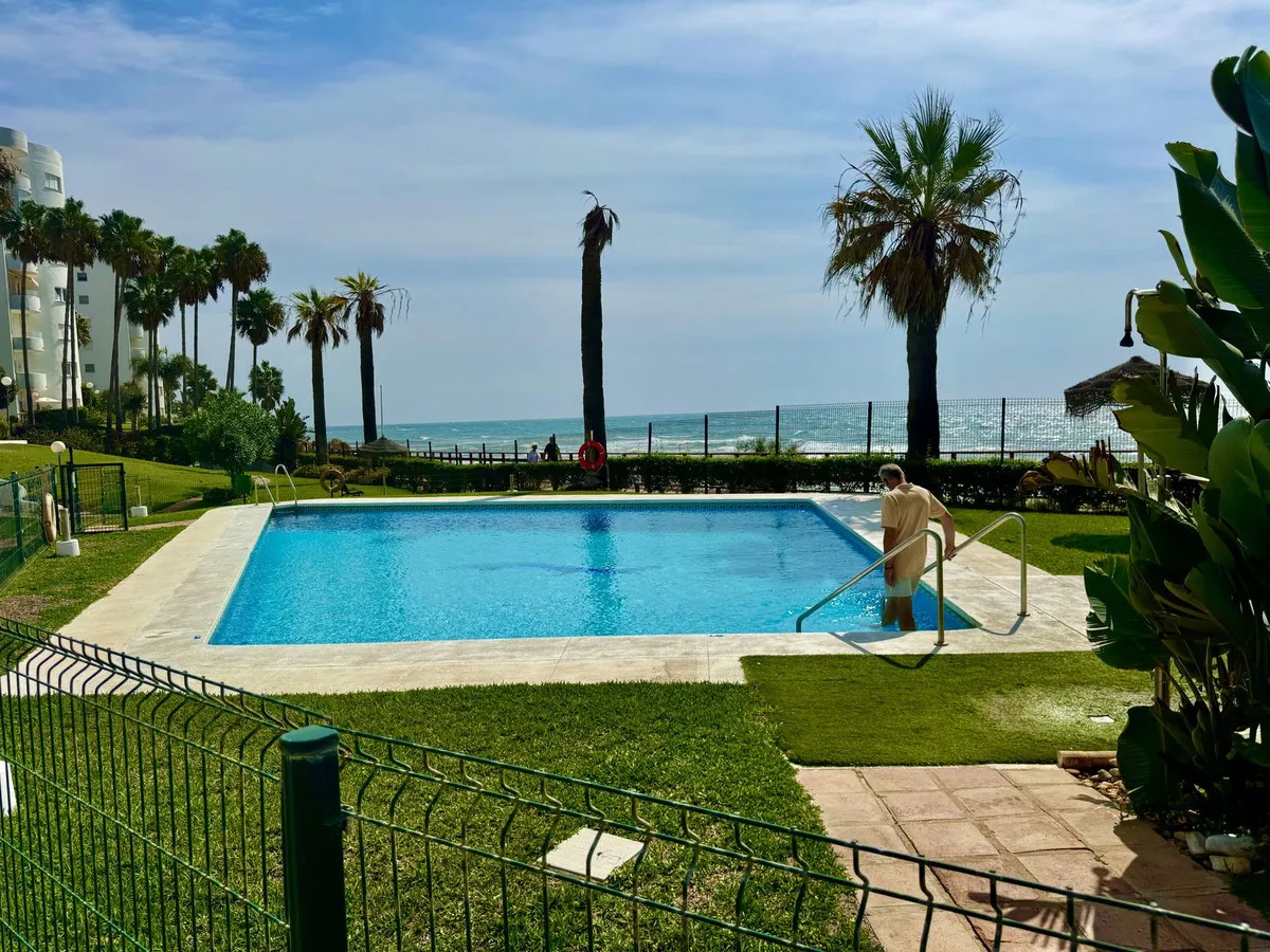 07b3a7bc-cdff-40a3-a363-8a972fb27fb5