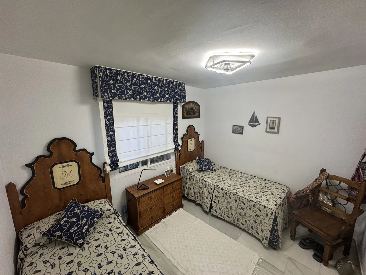 1cd672c5-c6a0-4381-b01b-6fc88a5ec6c6