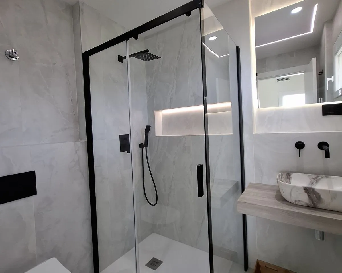 744a25a5-5e4d-4a3f-aed5-fccf9e82f5d9