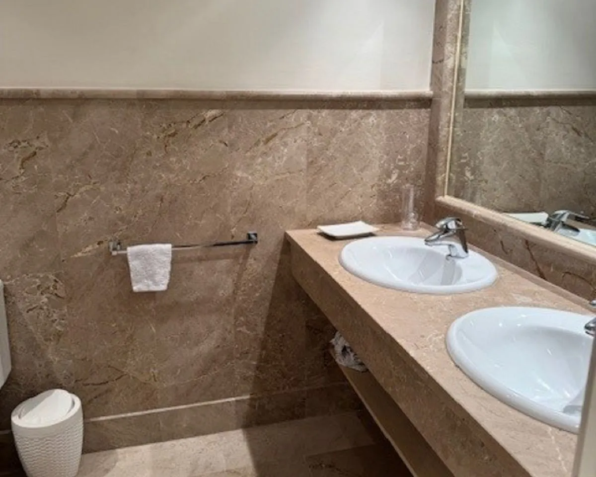 21e7458b-f5f7-45eb-bdec-f0e189e13c90