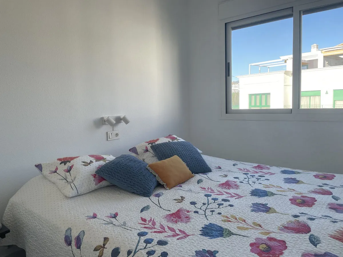 2560f3e8-63e7-44e2-8925-d854418d60bc