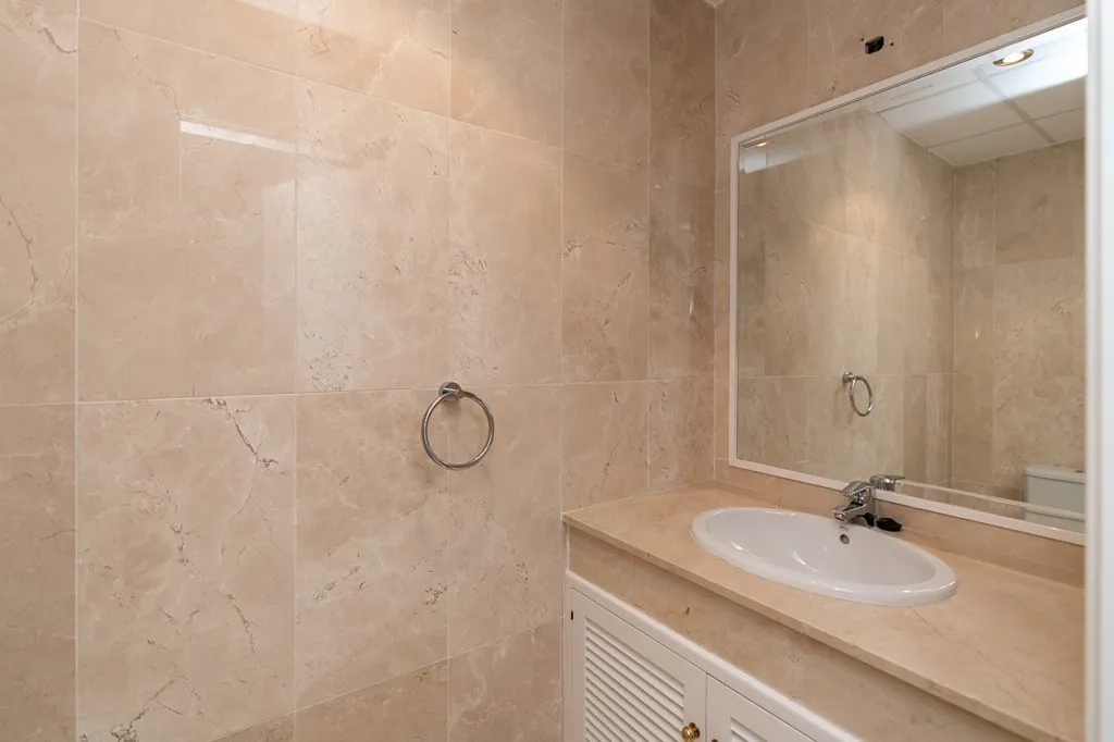 40b87cae-a5a6-4fdd-91b2-925b0a438a33