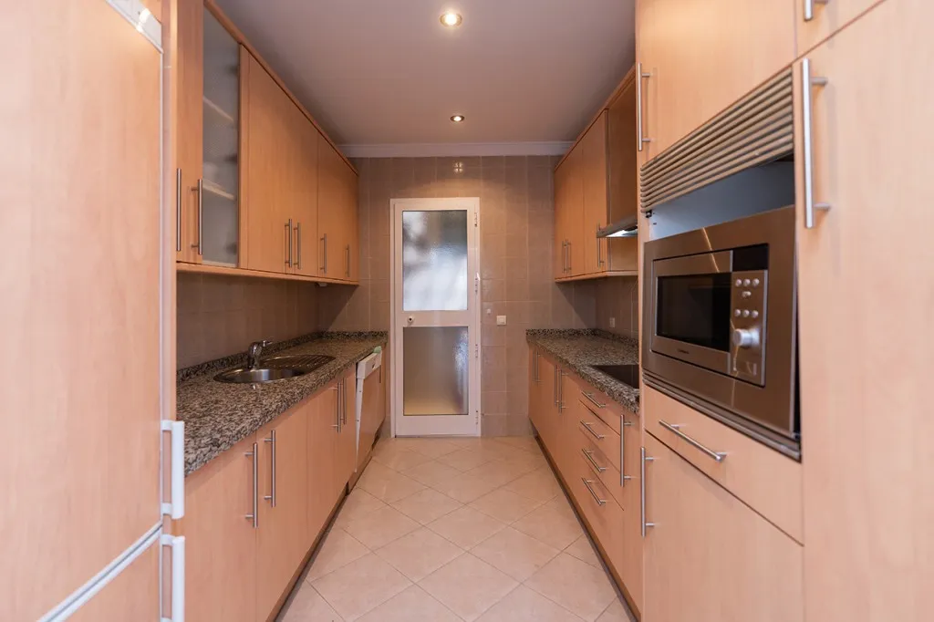 c3c0ebaf-c4f0-4d75-b4d7-adc3ef58e002