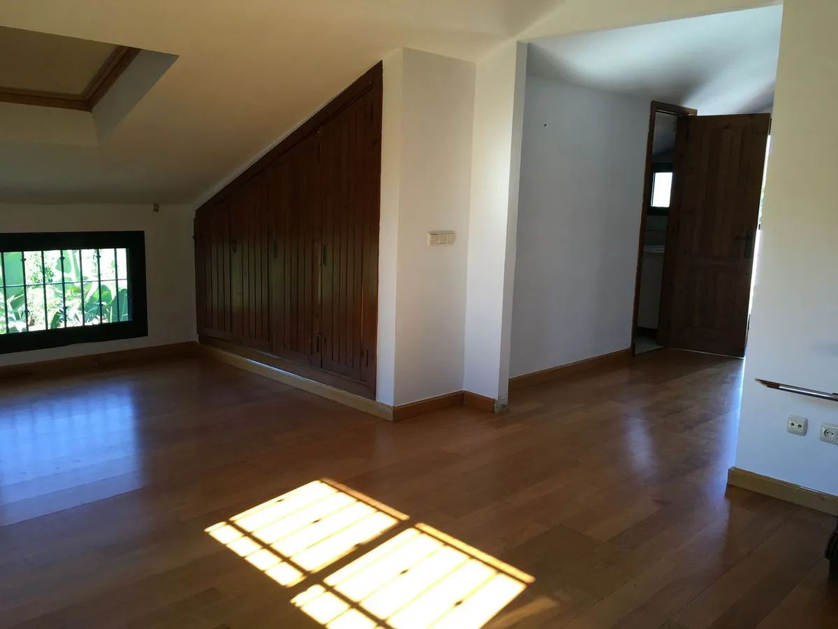 15d10661-f703-4bd2-a870-9a99c43b7e25