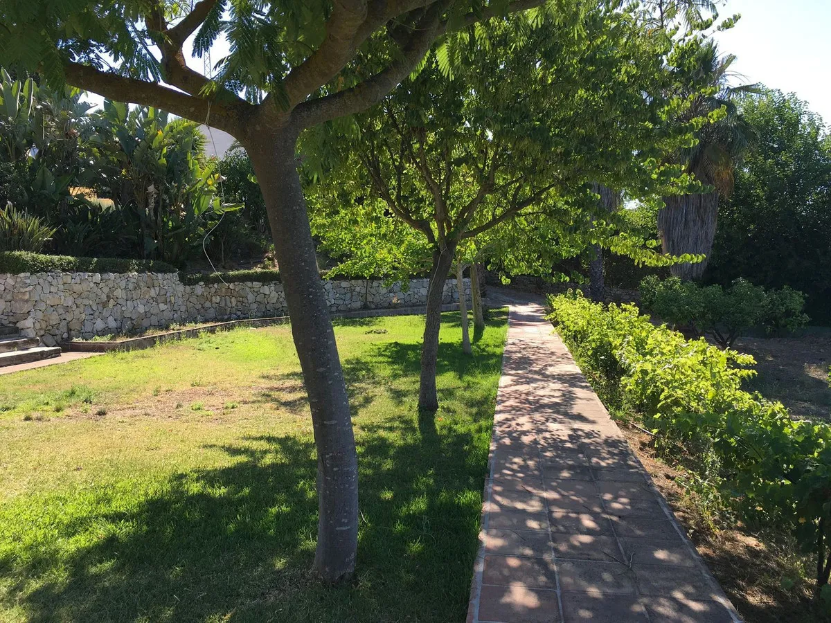 db01bcc7-790b-4182-ae04-bad61d2497f5