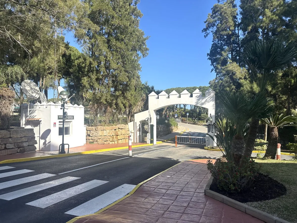 c6dc9010-5396-42d4-8584-dcb4819eaab3