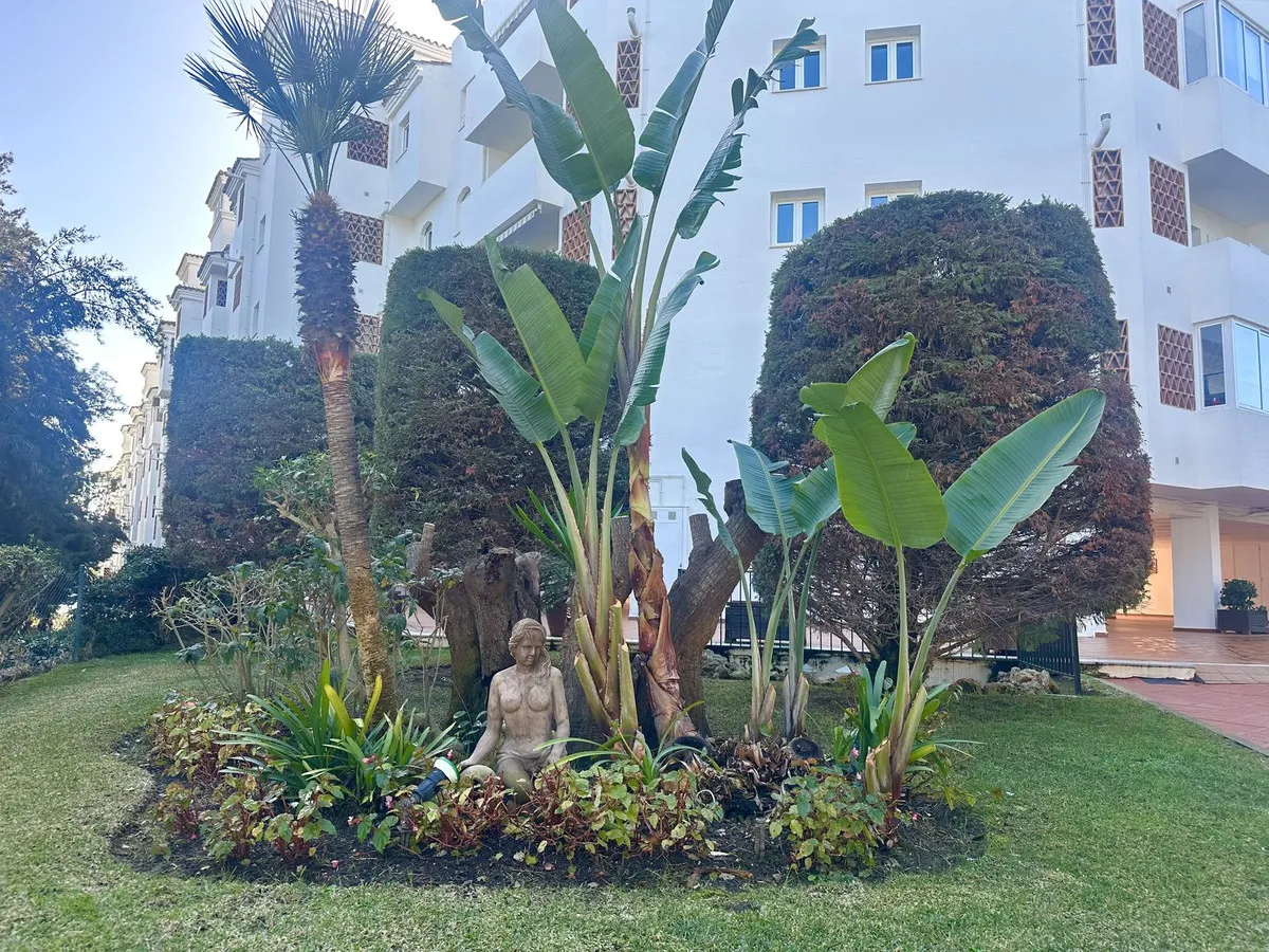 d1a327f2-d451-4456-b7d6-7e6cdb3ee841