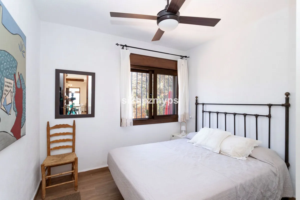 b682e2b0-ccb2-40ea-bd47-48e10d00345d