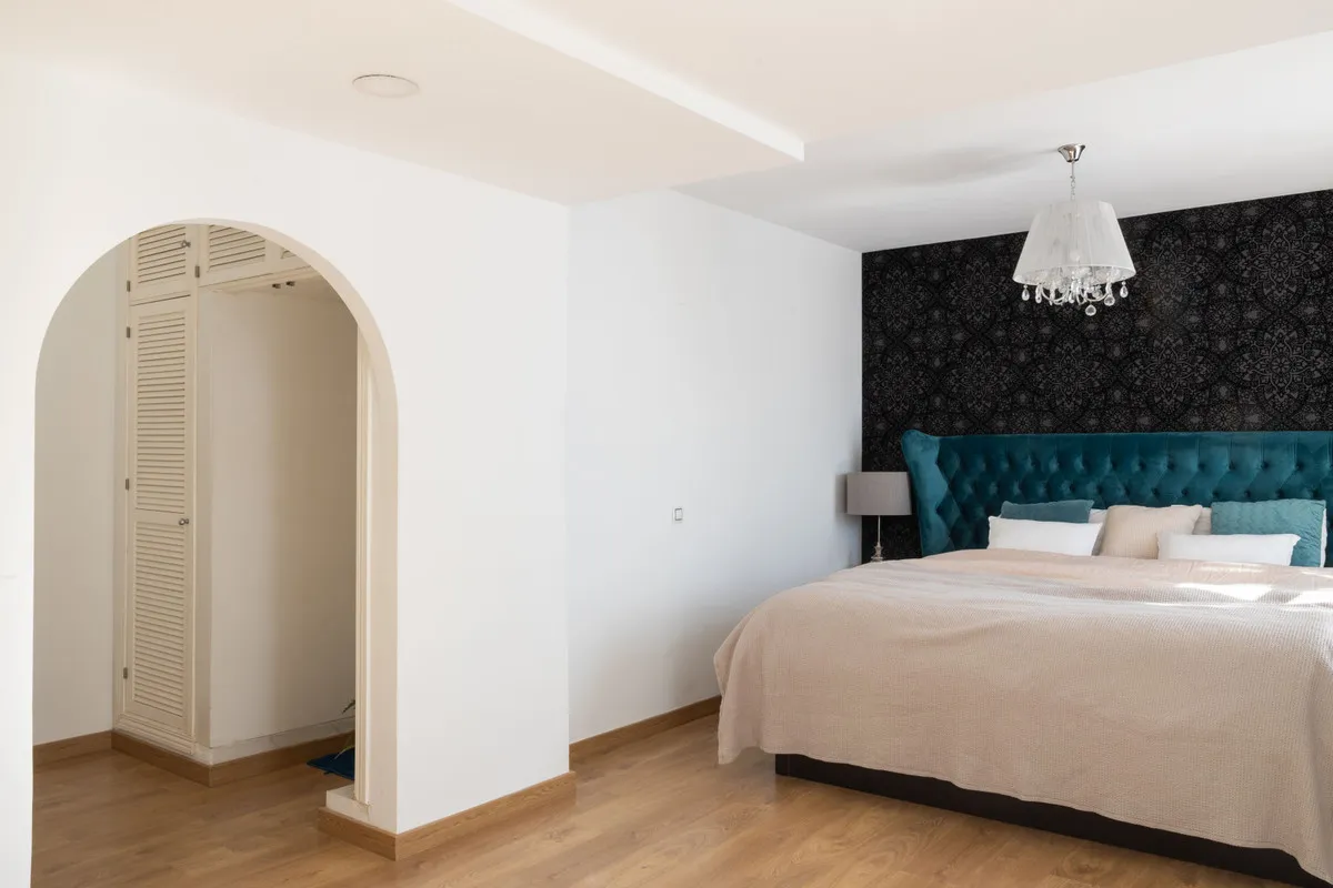 1fbc7ca7-aaae-418a-a121-a1d45a25b38f