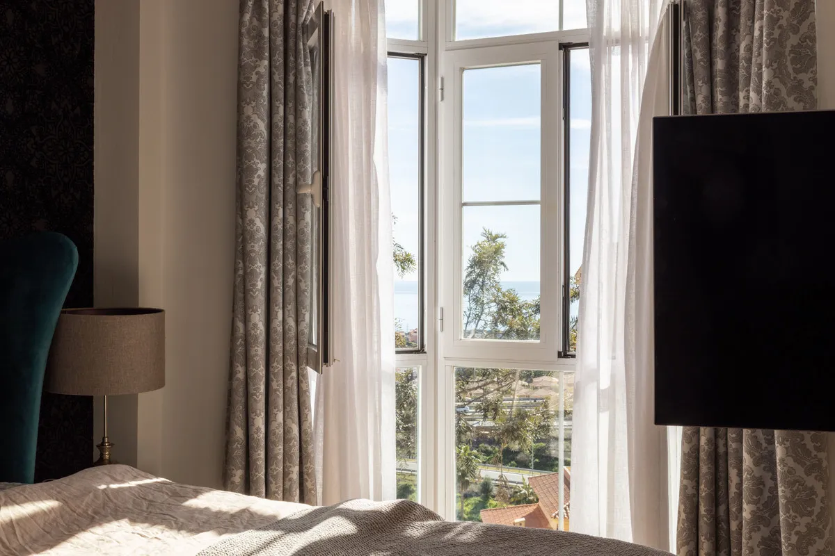 a2c4c005-8d84-4d11-8480-c9e69694193a