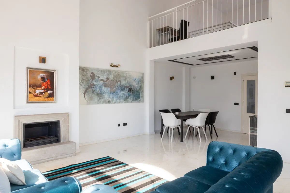 a7857809-0144-4b18-b90b-b3ce0c57c4d1