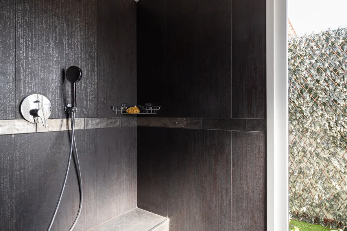 e8f84b24-84e2-41ff-afcd-318385be02c1