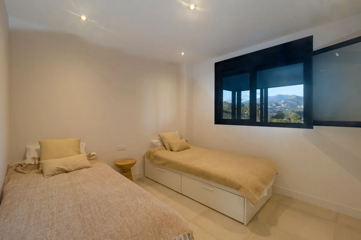 2fd520c4-61ca-424a-a3cd-1367fcbbdca7