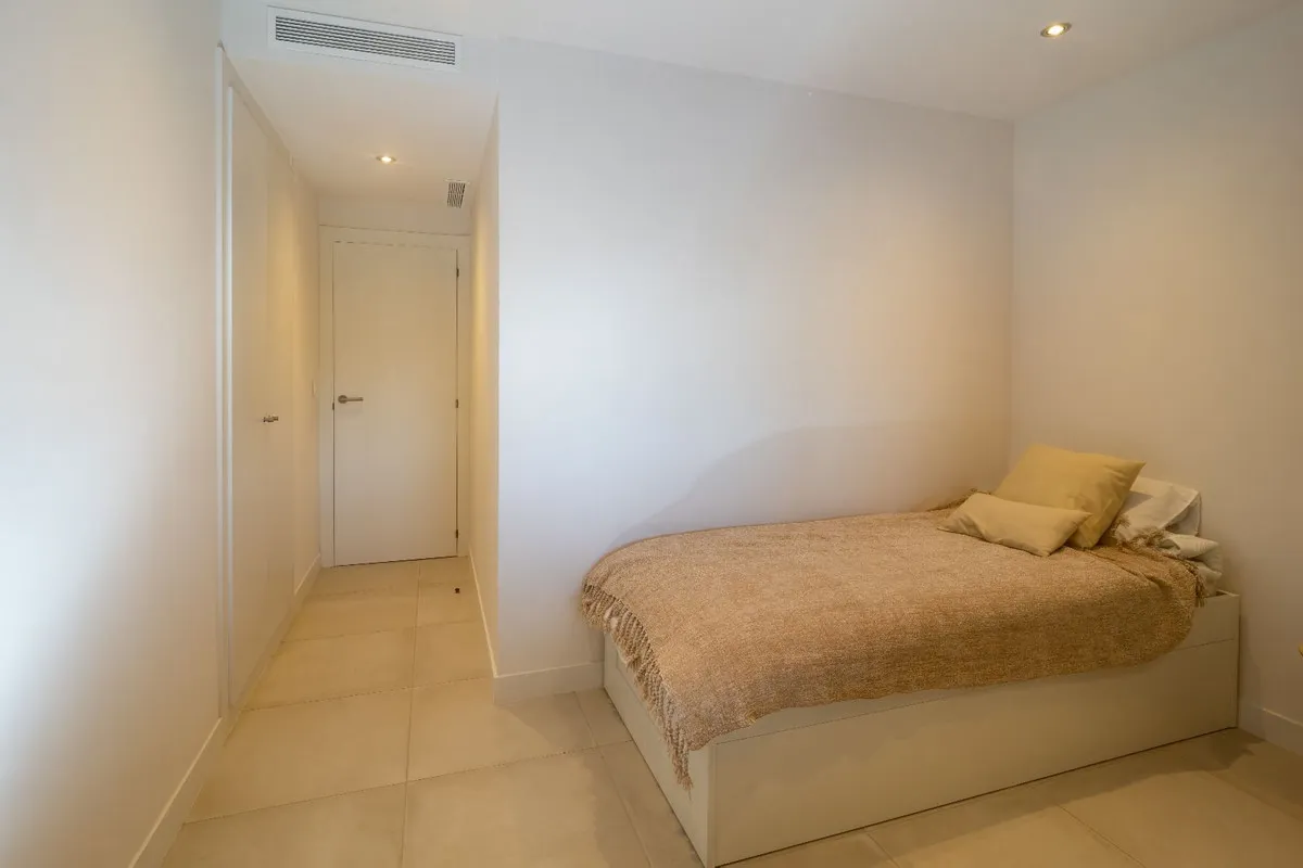 8b05ea66-1ca8-4f4f-85e0-8b81a5f9e7bc