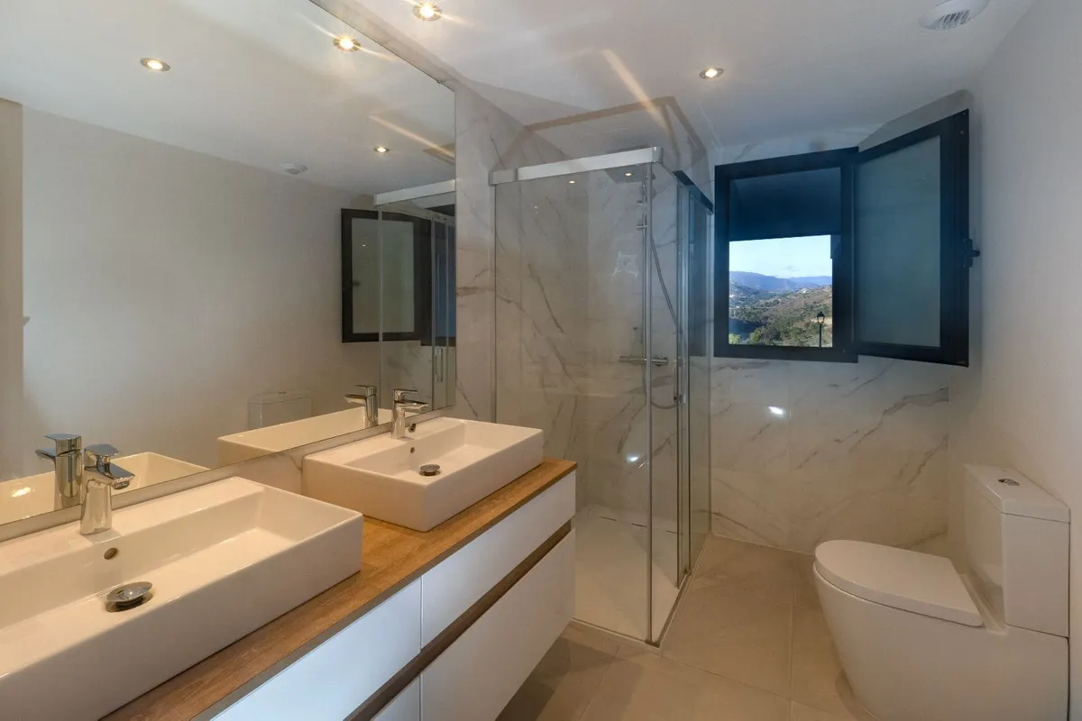 a4af04ce-a343-40fc-9bb4-416a91bce295