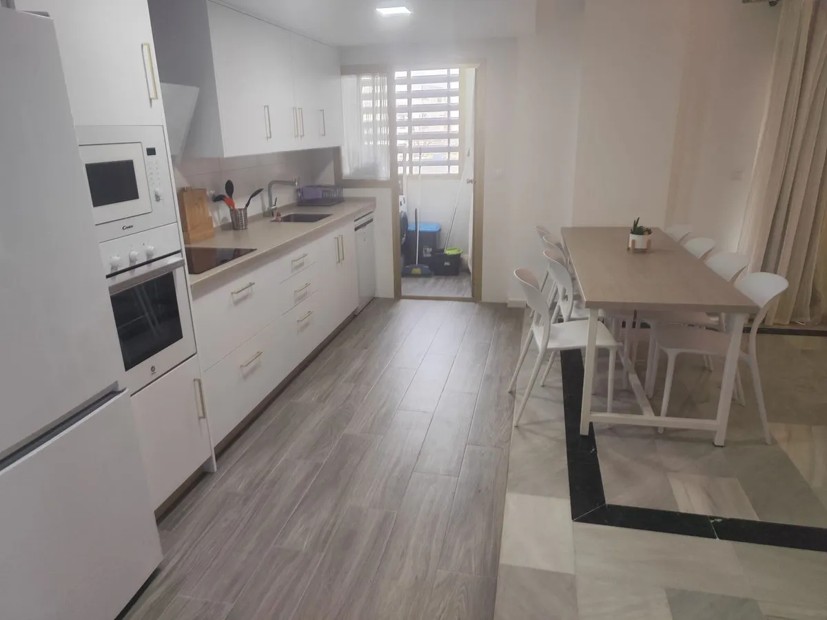 77f7c0d9-40f8-479e-aa17-102903dba578