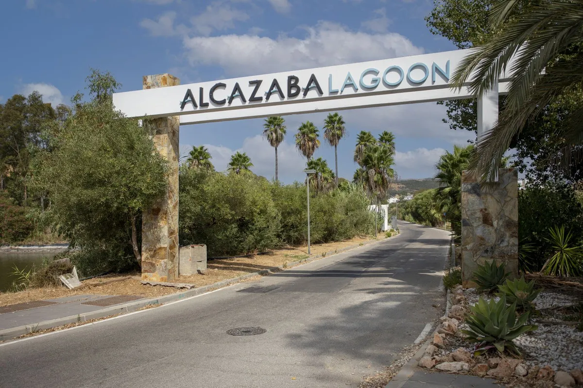 90aa42e8-0ac7-499c-b932-0b0c13edb593