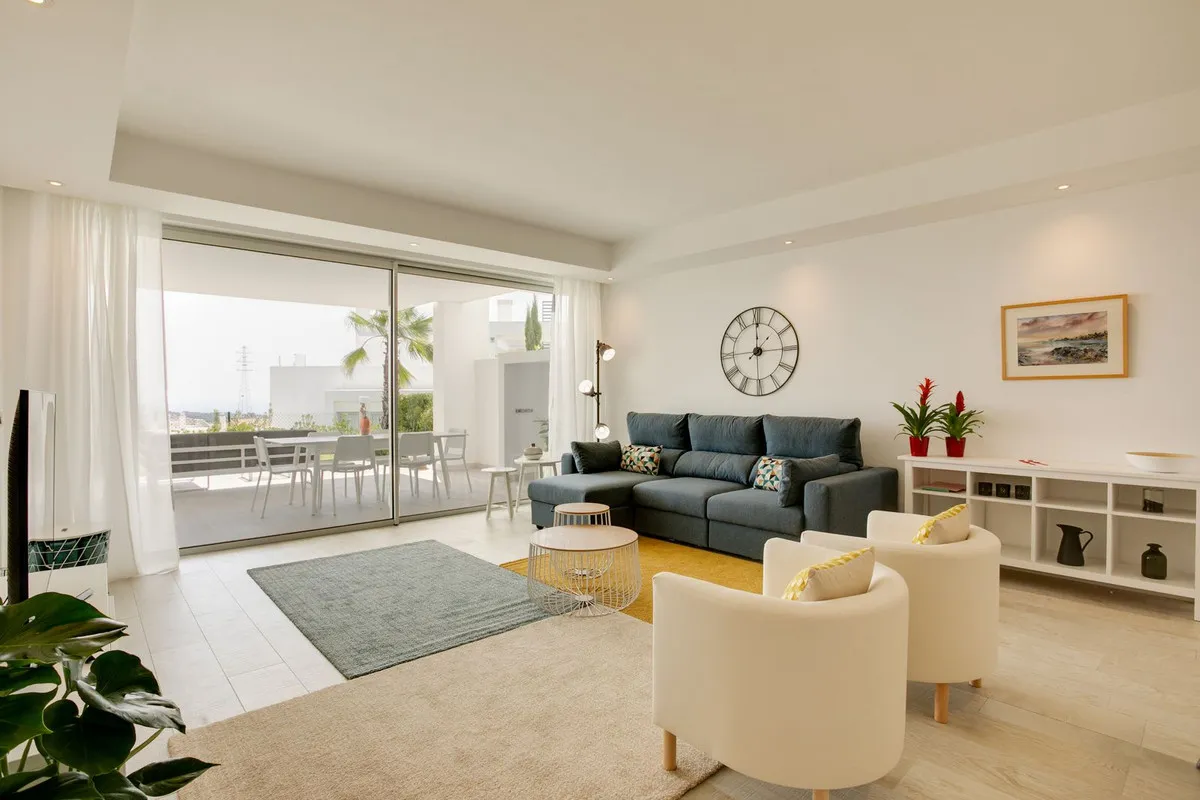 b0eb4d43-ba61-41c5-a9b1-314433a3820c