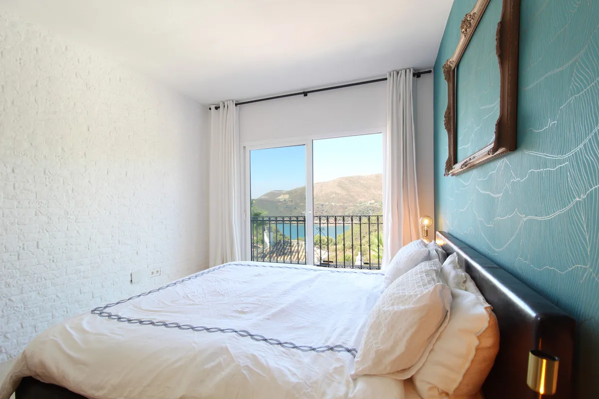 5d1bca0b-df7f-4a5c-8fed-64d4de7f040d