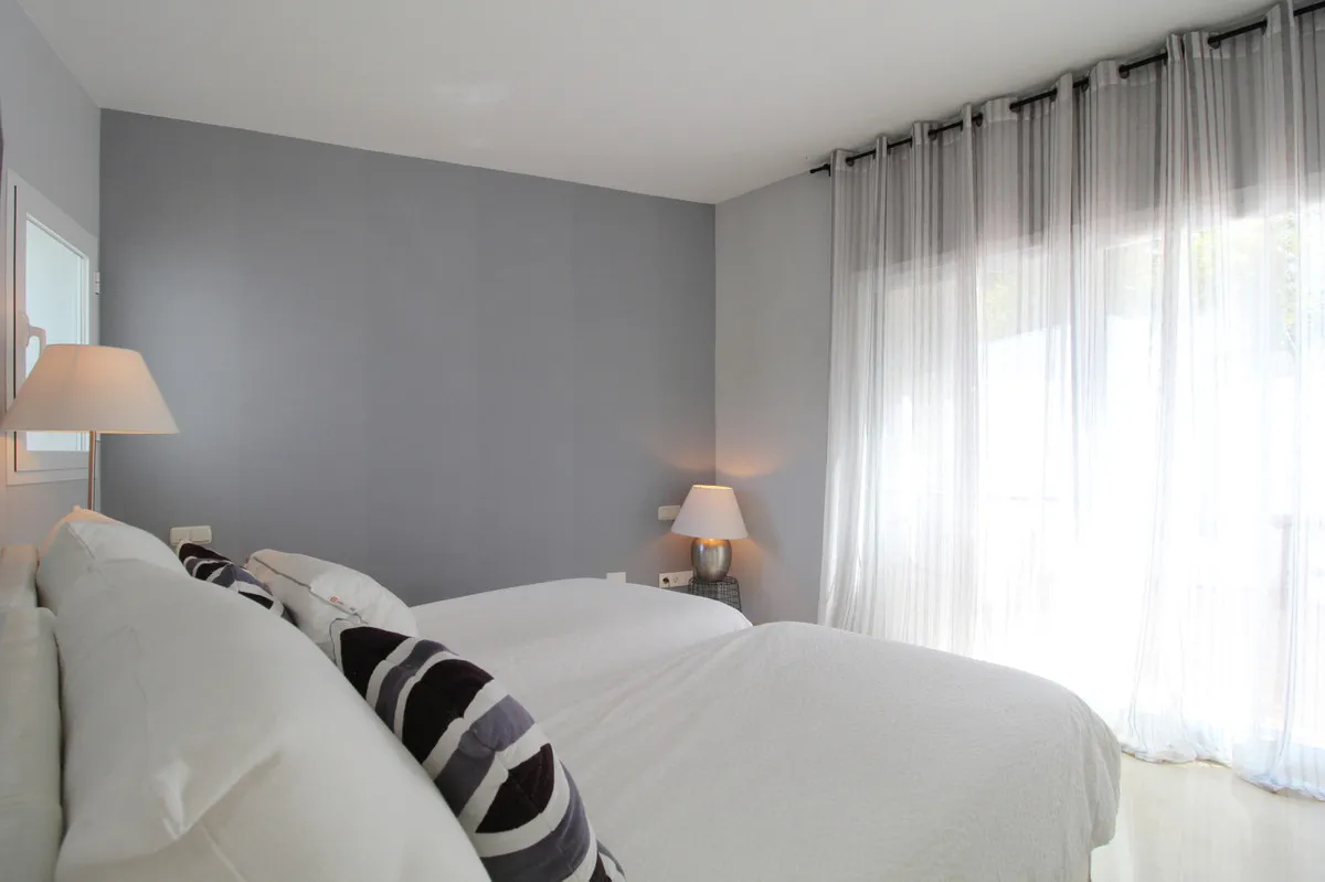 c3082fec-e5a7-4107-b25e-018641f91b0c