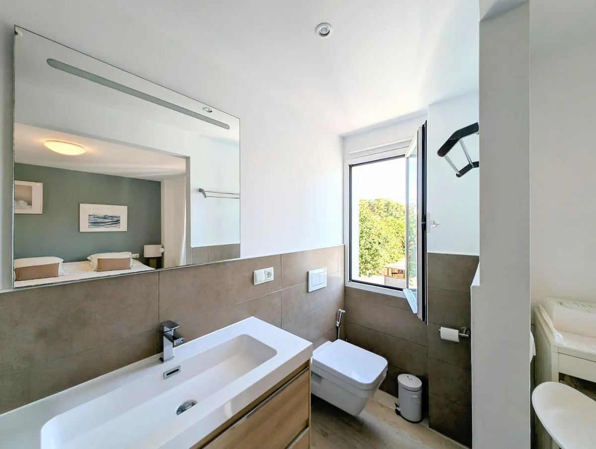 d2e335ac-6ad3-4af2-93d8-d47e727f4cc3